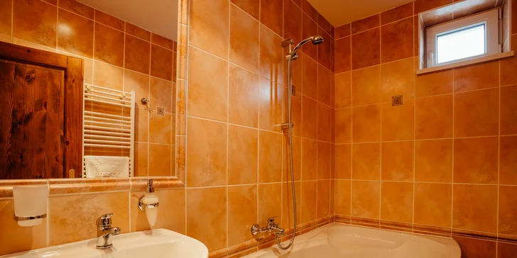 Pobyt v lone kysuckej prírody – 4* hotel Husárik s chutnou polpenziou, neobmedzeným bazénom a fitness