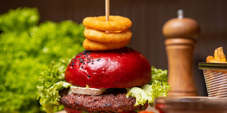 Hovädzí či vegánsky burger alebo Big-dog s belgickými hranolčekmi