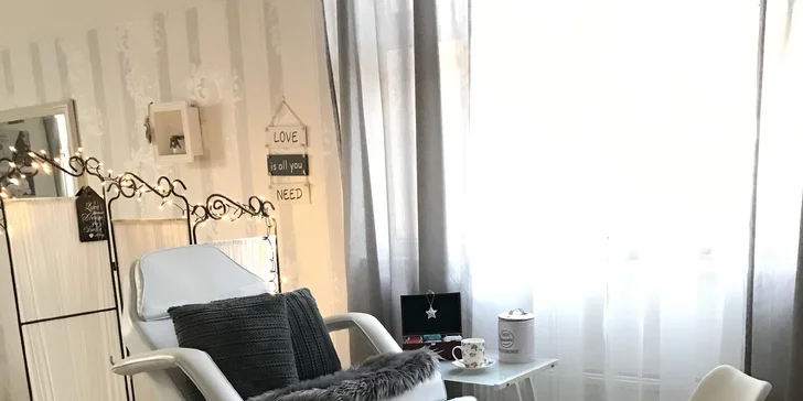 Získajte krásne nohy s rôznymi druhmi pedikúr