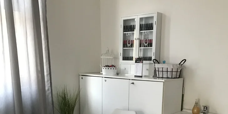 Získajte krásne nohy s rôznymi druhmi pedikúr