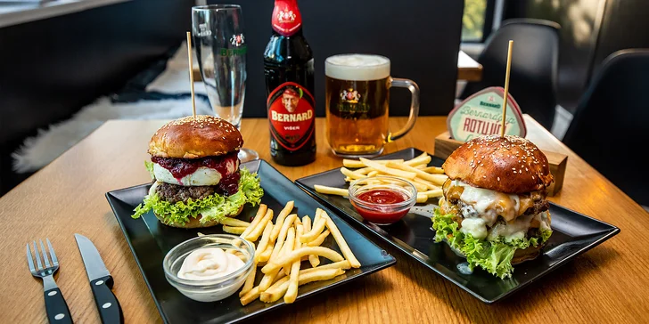 Burgery podľa domácej receptúry s hranolčekmi a omáčkou - bezkontaktný výdaj!