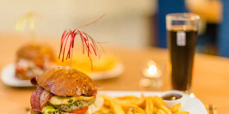 "Take away" burger podľa vlastného výberu + steakové hranolčeky a nápoj