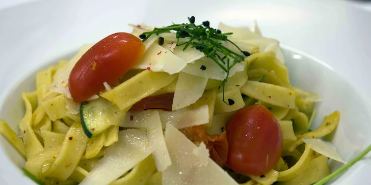 Prehliadka Medolandie s degustáciou medoviny aj s možnosťou romantického menu