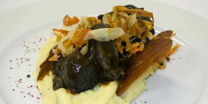 Prehliadka Medolandie s degustáciou medoviny aj s možnosťou romantického menu
