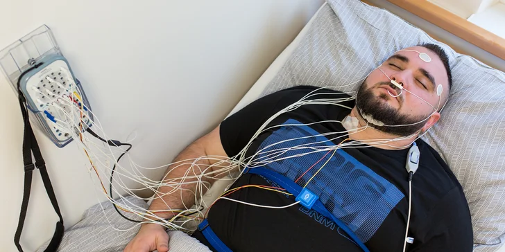 Trápi vás nespavosť alebo chrápanie? Obnovte kvalitu vášho spánku s vyšetrením v Spánkovom centre REM