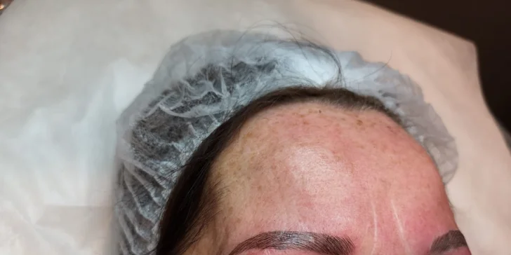 Precízny permanentný make-up obočia čepieľkovou i púdrovou metódou