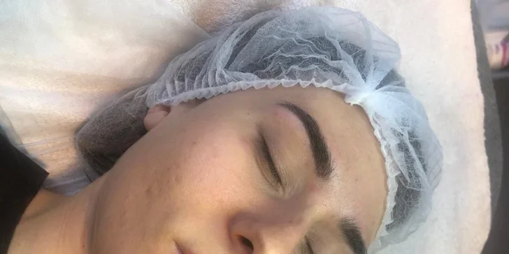 Precízny permanentný make-up obočia čepieľkovou i púdrovou metódou
