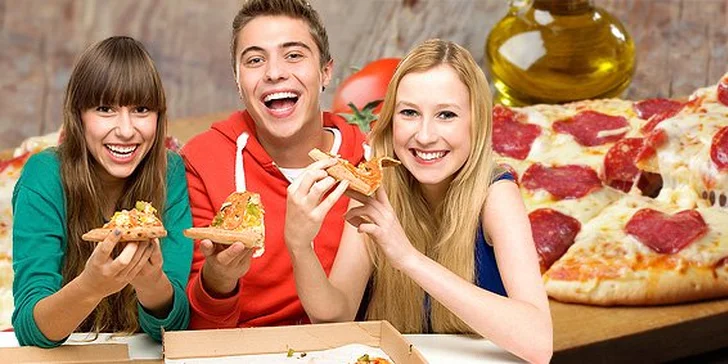 4,50 eur za pizzu veľkosti XXL podľa vlastného výberu v Pizzerii Dolce Vita v Žiline. Pizza v talianskom štýle s priemerom 50 cm, so zľavou 57%!