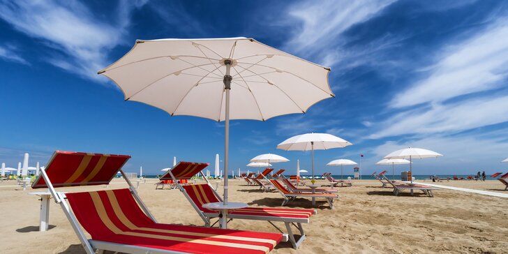 Rodinná dovolenka pri talianskom Jadrane: hotel 50 metrov od pláže, all inclusive a kúpanie v bazéne