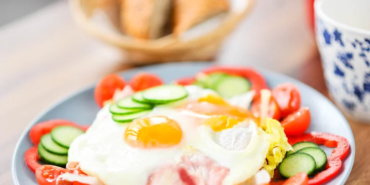 Vajíčkové raňajkové "take away" menu s čerstvým domácim pečivom