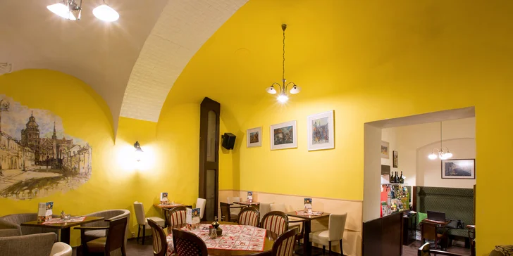 Originálne talianske cannoli s kávou alebo horúca čokoláda s ovocím