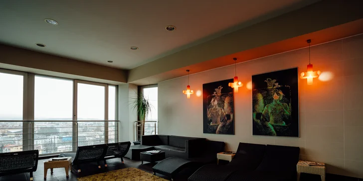 Doprajte si neobmedzený wellness s thajskou masážou či chutnou večerou v Holiday Inn