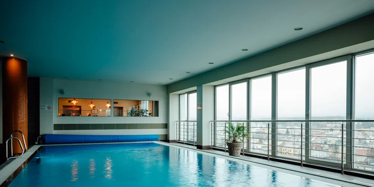 Doprajte si neobmedzený wellness s thajskou masážou či chutnou večerou v Holiday Inn