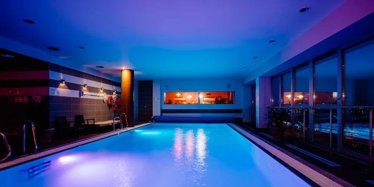 Doprajte si neobmedzený wellness s thajskou masážou či chutnou večerou v Holiday Inn