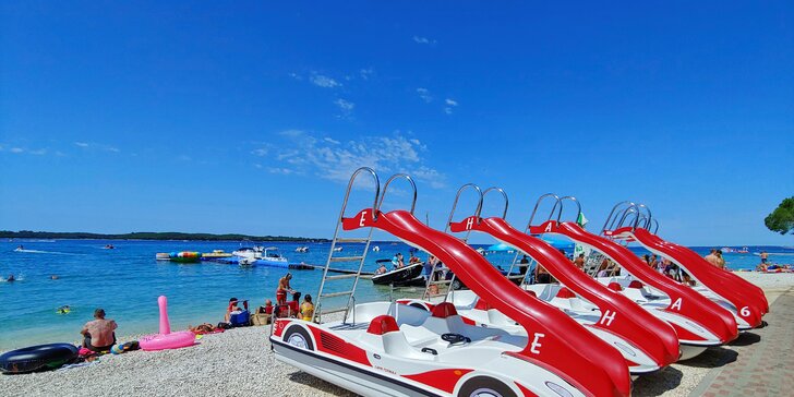 S rodinou do Chorvátska: vybavený mobilheim pre 6 osôb, pláž, bazény a množstvo atrakcií