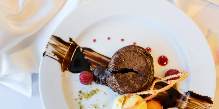 Romantické 3-chodové menu pre 2 osoby v hoteli Košice