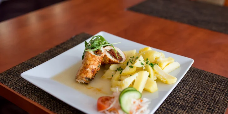 Fantastické mäsové hody v reštaurácii u Katky - karé, rezeň, prsia či misa plná mäsa