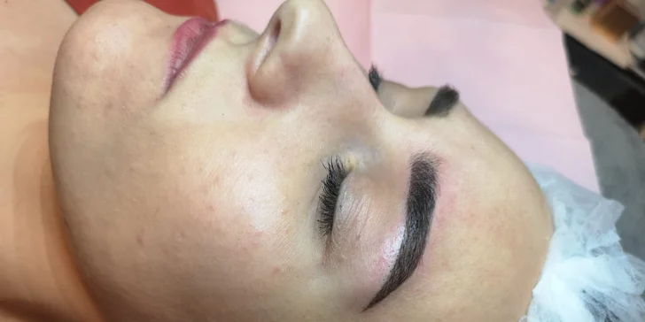 Precízny permanentný make-up obočia čepieľkovou i púdrovou metódou