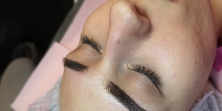 Precízny permanentný make-up obočia čepieľkovou i púdrovou metódou