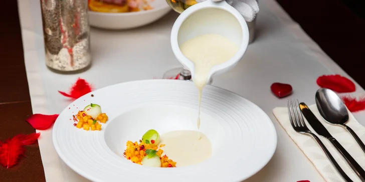 Nevšedná valentínska večera pre 2 osoby v CUBES Restaurant