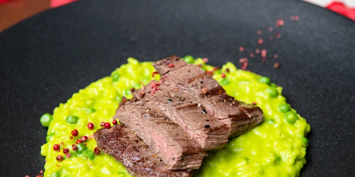 Nevšedná valentínska večera pre 2 osoby v CUBES Restaurant