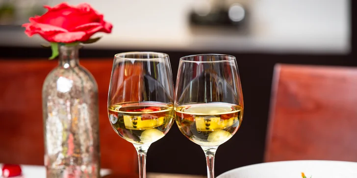 Nevšedná valentínska večera pre 2 osoby v CUBES Restaurant