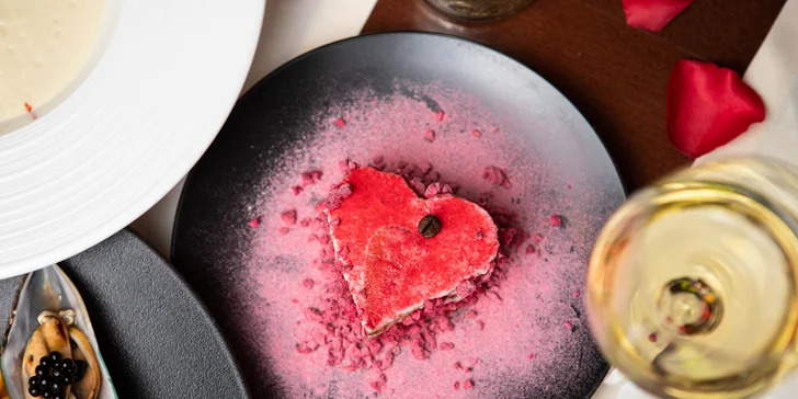 Nevšedná valentínska večera pre 2 osoby v CUBES Restaurant