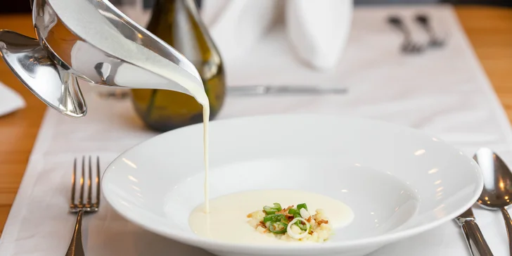 5-chodové degustačné menu s prémiovými vínami alebo otvorený voucher v reštaurácii ELESKO