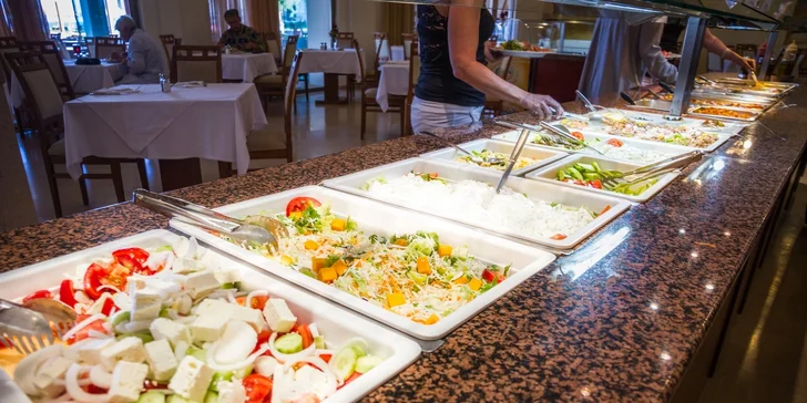 4* relax na Rhodose: hotel na pláži s bazénom a all inclusive