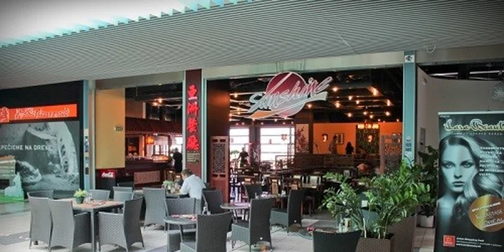 Ázijské menu pre dvoch alebo sushi set v Avione