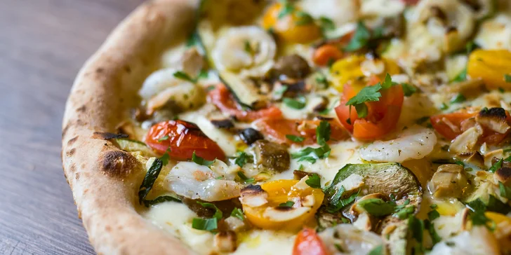 Talianska pizza pečená na dreve v pizzerii Originale: na výber 30 druhov