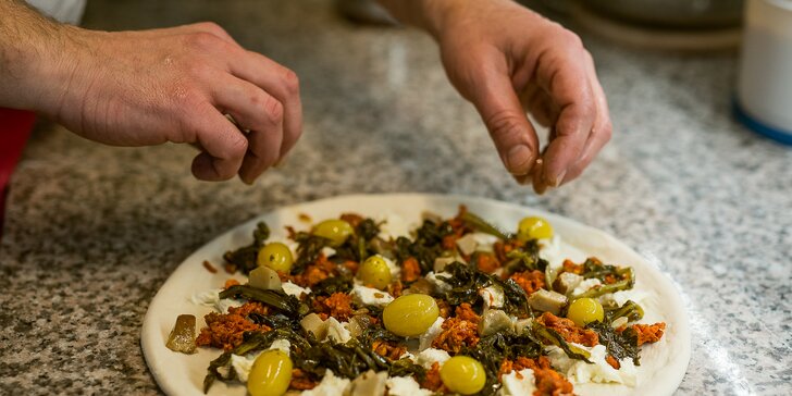 Talianska pizza pečená na dreve v pizzerii Originale: na výber 30 druhov