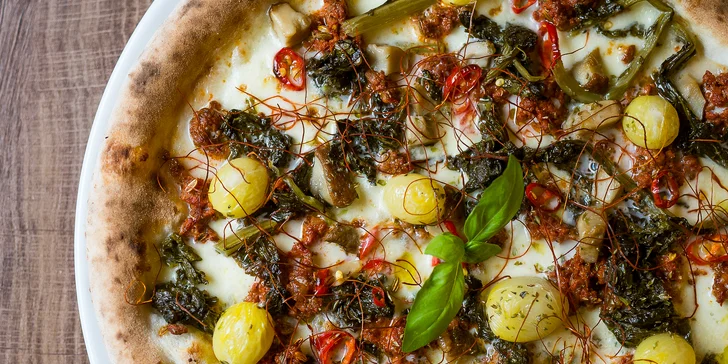 Talianska pizza pečená na dreve v pizzerii Originale: na výber 30 druhov