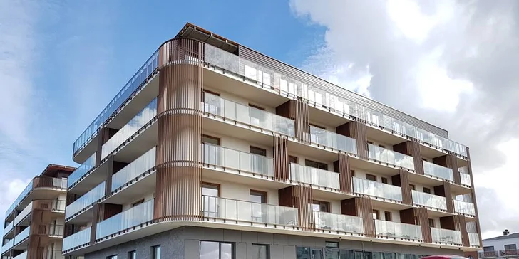 Nové apartmány v poľskom Kolobrehu: vybavená kuchynka, výhľad na more, bazén a sauna