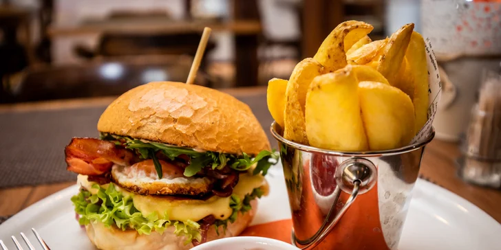 Mega burger menu alebo pizza podľa vlastného výberu