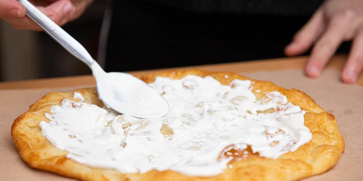 Čerstvé langoše alebo sladučké belgické waffle