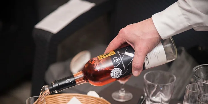 Degustácia lahodných slovenských vín aj s pochúťkovým tanierom