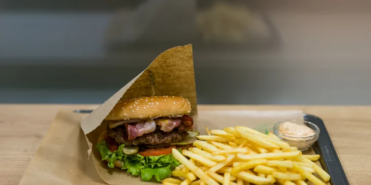 BIO hovädzie burger menu v bistre Zelený Strom