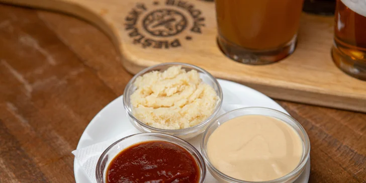 Pravý americký burger s hranolčekmi alebo pivovarská doska + pivo ŽiWELL