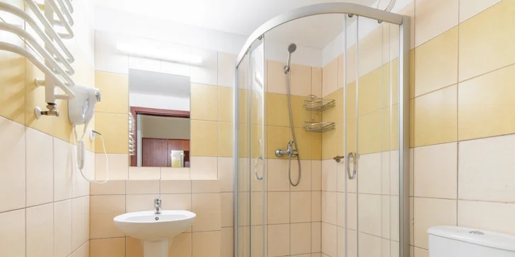 Dovolenka pri Baltskom mori: hotel pri pláži v blízkosti národného parku, wellness a polpenzia