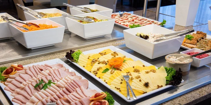 Dovolenka pri Baltskom mori: hotel pri pláži v blízkosti národného parku, wellness a polpenzia