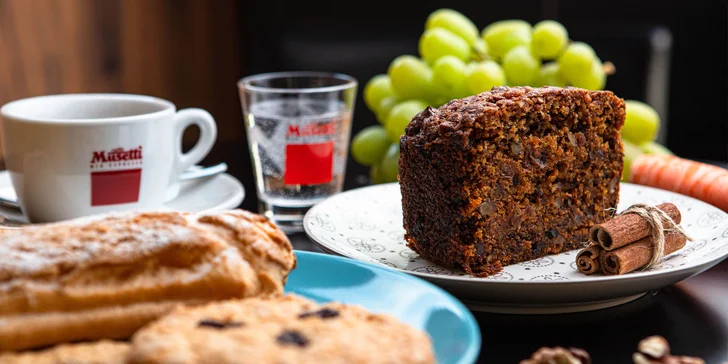 Lahodne sladké raňajky v cukrárni Tasty