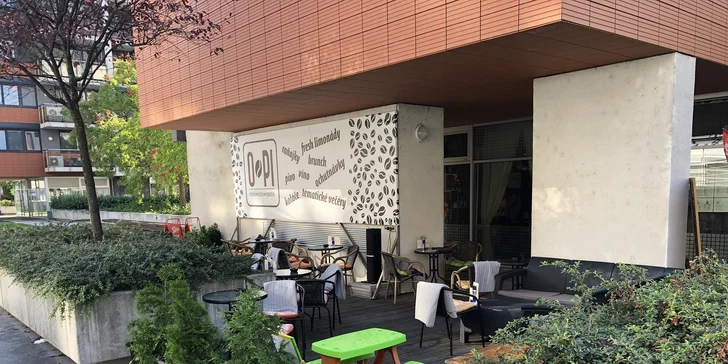 Oslaď si deň "take away" sladkými wafflami s ovocím, polevou a šľahačkou