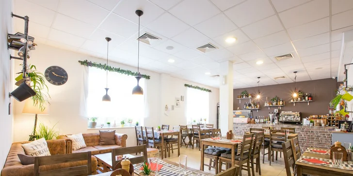 Street Caffe & Restaurant