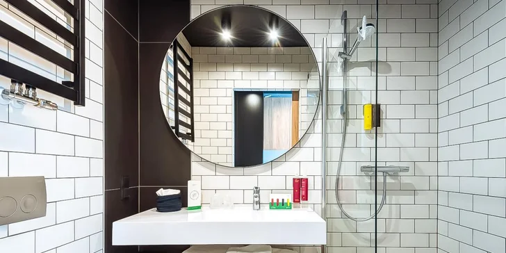 Dovolenka pri Baltskom mori: moderný rezort s wellness, vonkajším bazénom a polpenziou, 5 min. od pláže