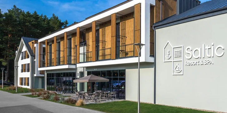Dovolenka pri Baltskom mori: moderný rezort s wellness, vonkajším bazénom a polpenziou, 5 min. od pláže
