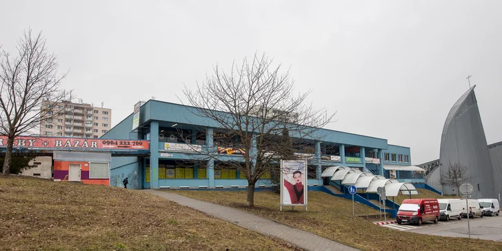 Manuálne čistenie pleti s masážou a úpravou obočia či ozonizérom