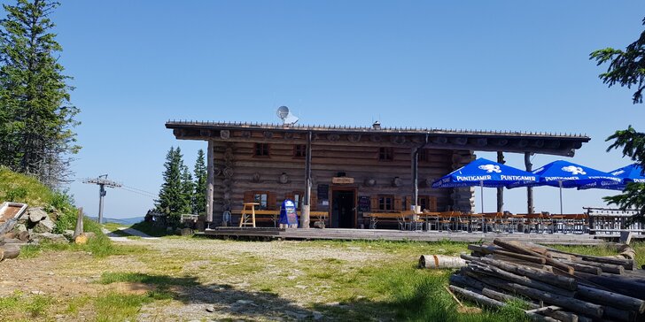 Jar alebo leto v rakúskych Alpách: pobyt v horskej chate s polpenziou