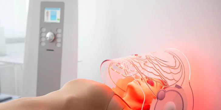 Queen therapy: Okamžité vyhladenie vrások a odstránenie akné.