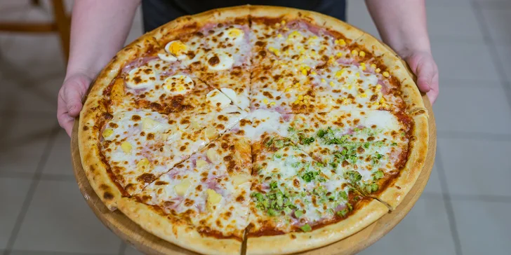 Pizza burger s hranolčekmi, XL pizza alebo mega veľká pizza s priemerom až 50 cm